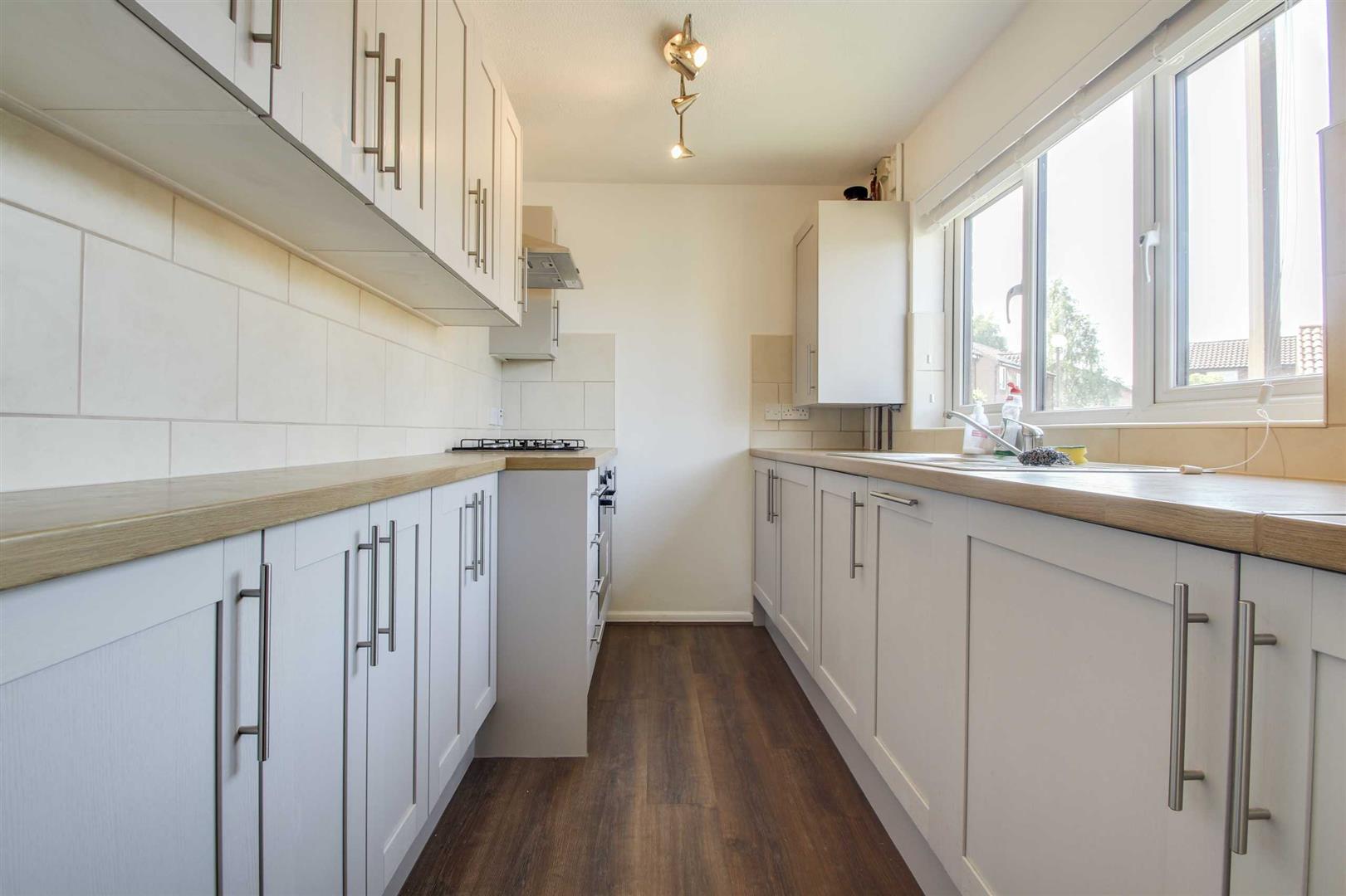 2 bed property in Sutton Court, Milton Keynes